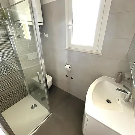 Bright Flat With Terrace Overlooking The Sea شقة *
