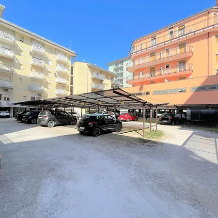 شقة Bright Flat With Terrace Overlooking The Sea