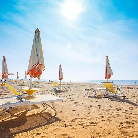 Bright Flat With Terrace Overlooking The Sea شقة بيبيوني