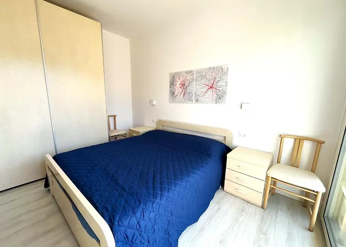Bright Flat With Terrace Overlooking The Sea *
