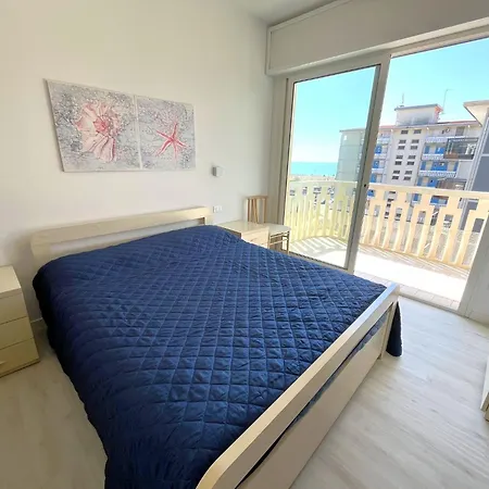 Bright Flat With Terrace Overlooking The Sea