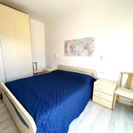 Bright Flat With Terrace Overlooking The Sea *